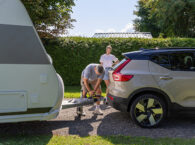 Elektrische auto Volvo XC40 caravan aankoppelen