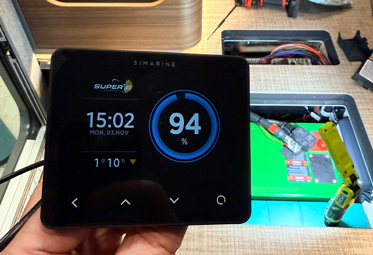 Energiebalans camper in de gaten houden