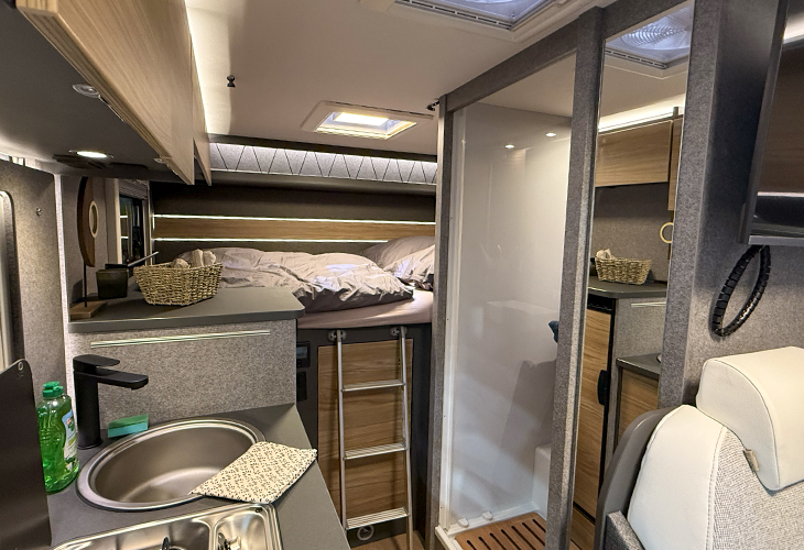 Globebus Performance T16 4x4 interieur