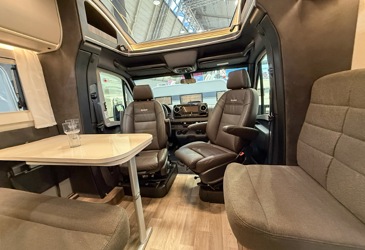 Novum Traq 750 LGB zitgroep