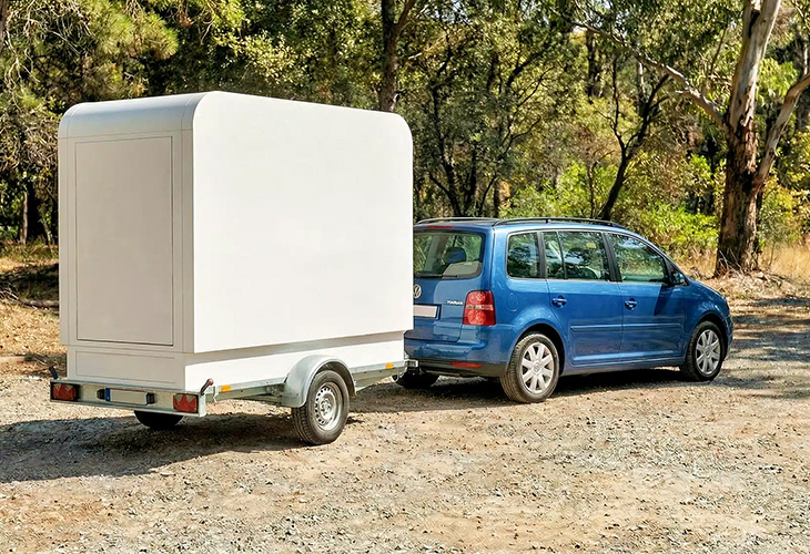 De Wingcube vouwtentbox is op een aanhanger te plaatsen en zo makkelijk te vervoeren.