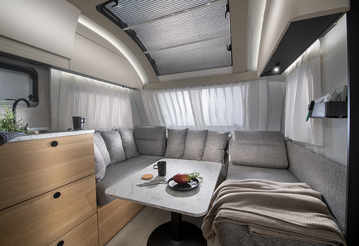 Adria Adora 572 UT zitgroep