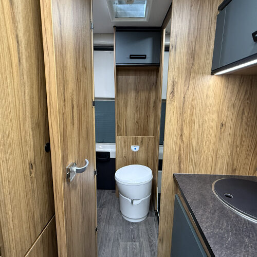 Dexter 595 toilet