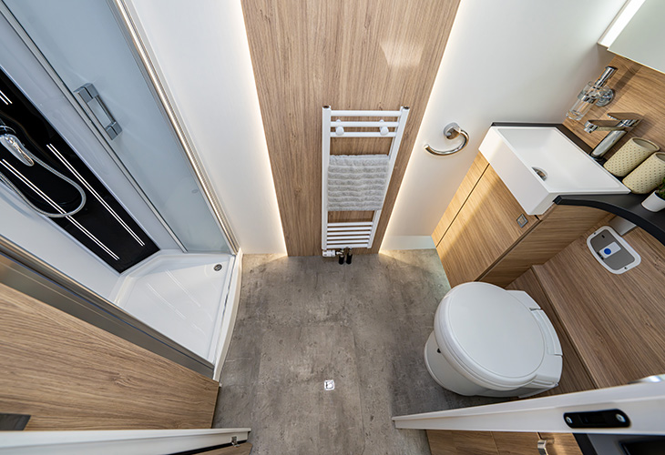 I 640 SD F-LINE Final Edition badkamer