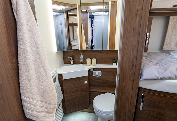 I 790 GDW Titan toilet