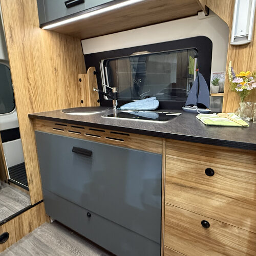 Karmann-Mobil Dexter 595 keuken