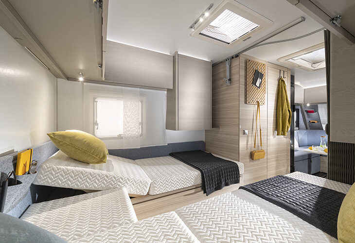Adria Altea 502 UL slaapkamer