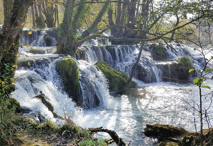 Mrežnica watervallen Kroatië.