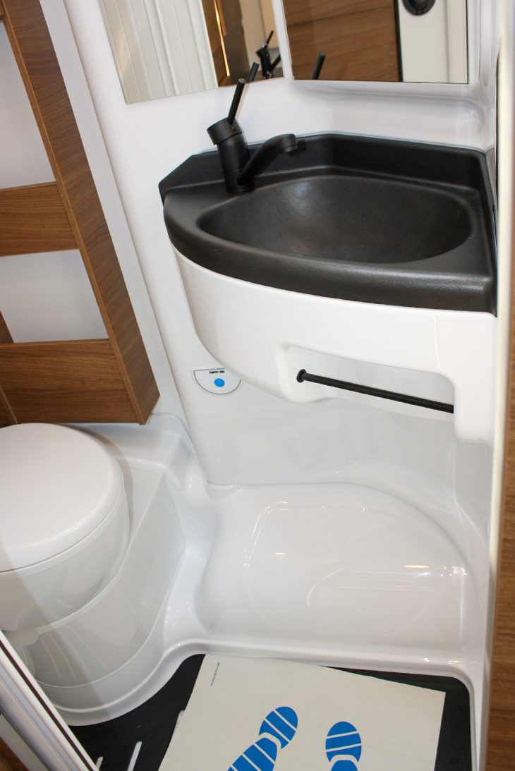 Yrteo 881 toilet