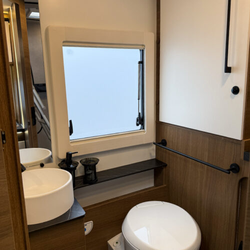 Yrteo 885 toilet