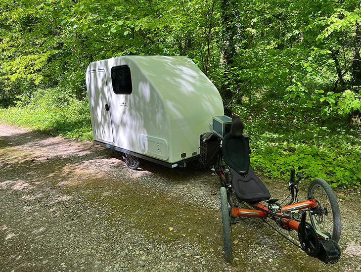 Alpencamper ECO Slide Out: fietscaravan