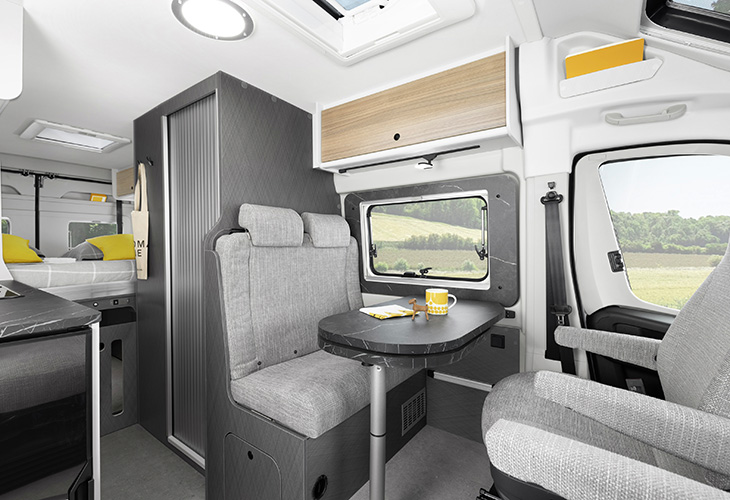 CV 640 PB+ interieur