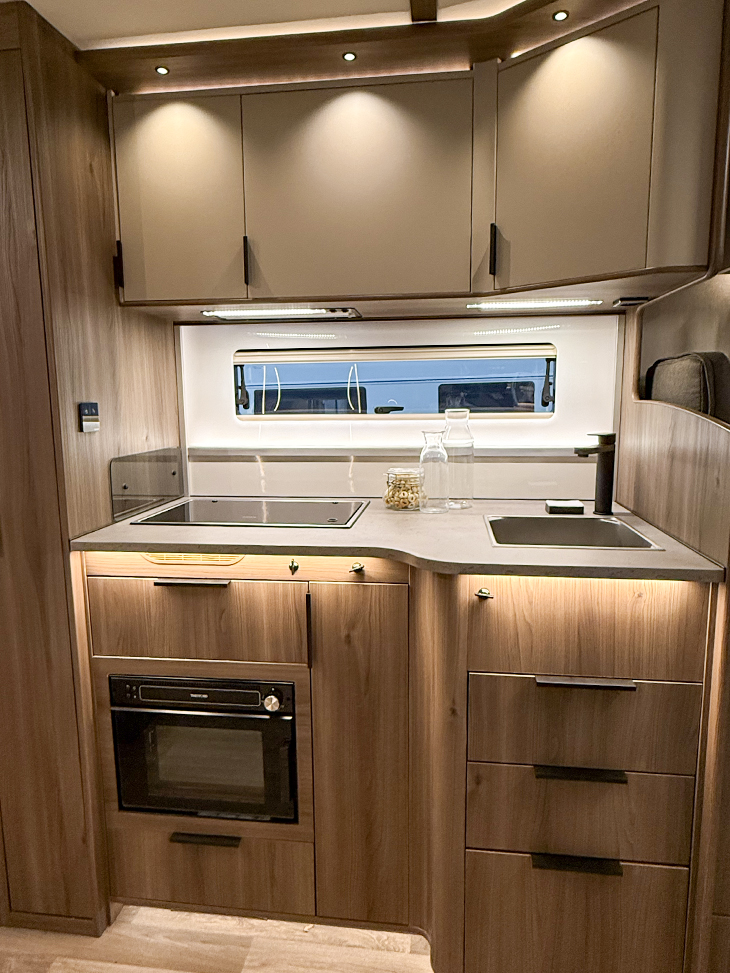 Kabe Royal x810 LXL keuken