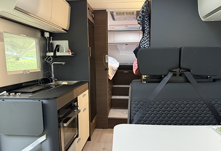 Adria Coral Supreme MB 650 SL interieur