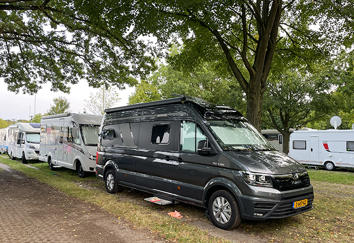 Terugkeuren camper