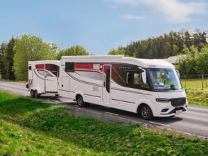 kabe-imperial-ri830-traq-4x4-met-aanhanger.jpg