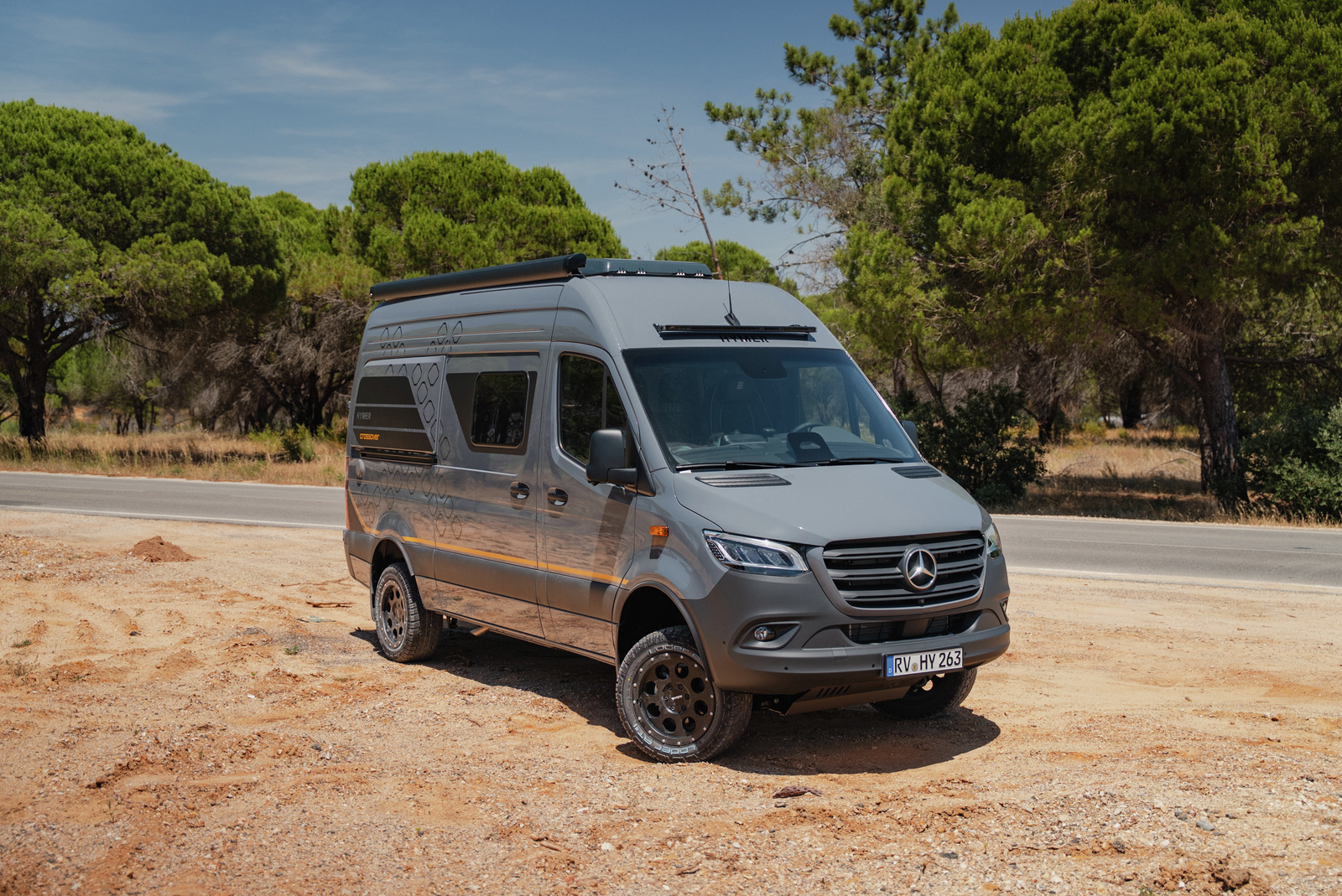 hymer-grand-canyon-s-600-crossover-buscamper-exterieur