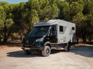 hymer-ml-t-570-crossover-2027-vooraanzicht-offroad-camper