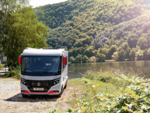 Niesmann+Bischoff iSmove 2027 integraalcamper zijaanzicht off-grid