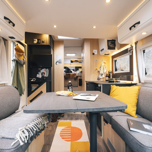 Interieur van de halfintegraalcamper Sunlight UNLTD