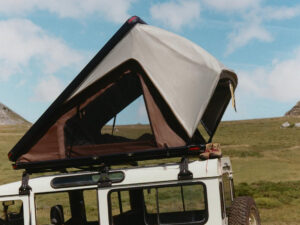 Zara daktent op een Land Rover