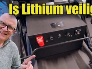 Videostill uit de Campingtrend-video waarin de nieuwe Mestic LiFePo4-accu's voor camper en caravan worden getoond.