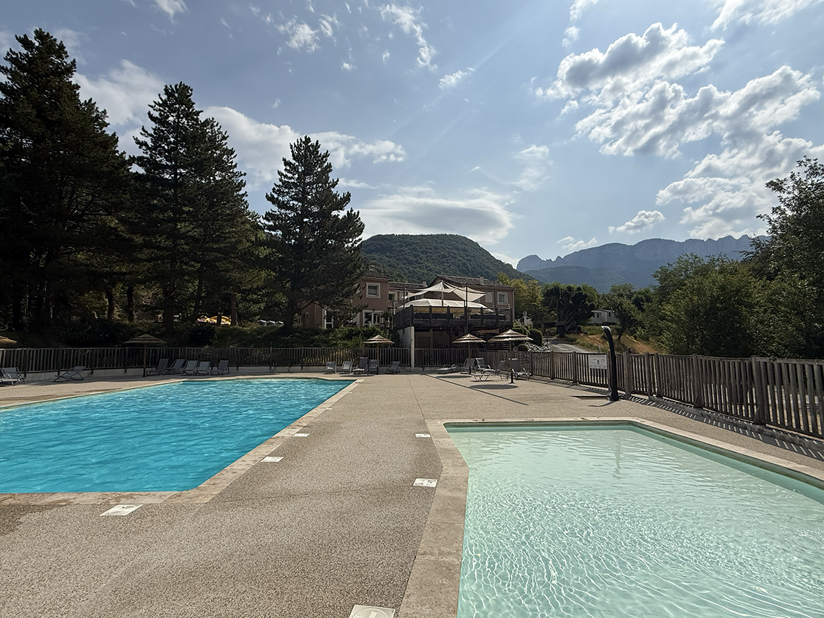 Zwembad en peuterbad op camping Le Gallo Romain in Frankrijk