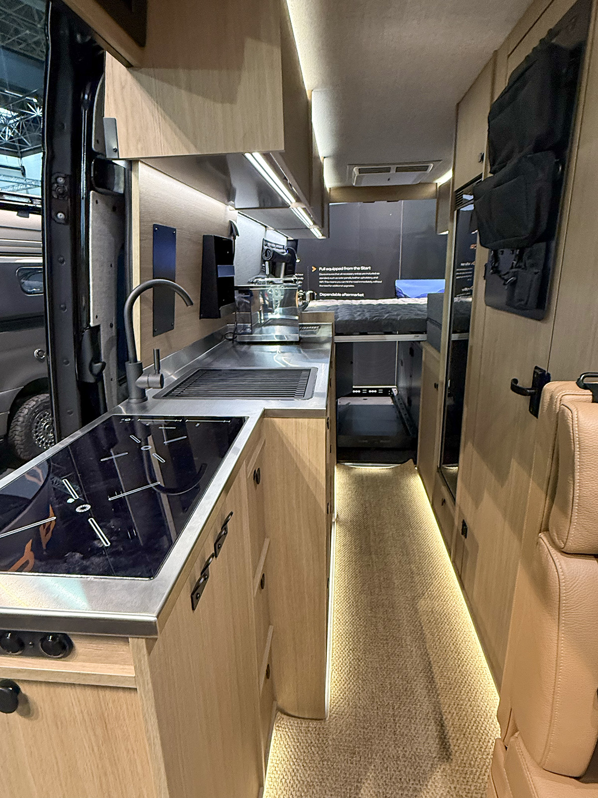 Keuken van de Dovra RIG X-710 op de Caravan Salon 2026