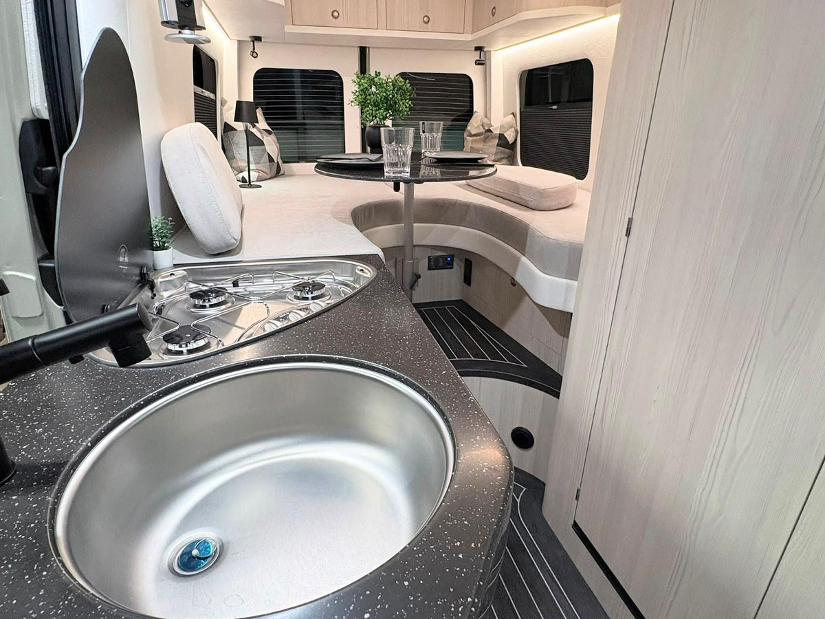 Keuken Innova Roadtrip buscamper