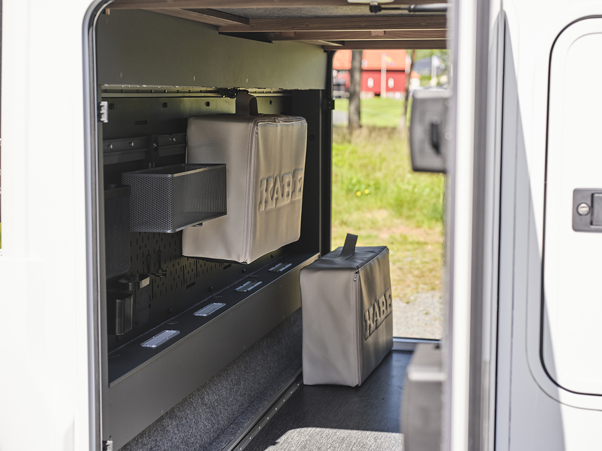 Opbergsysteem FlexiStorage is een optie voor de Kabe Novum-garages.