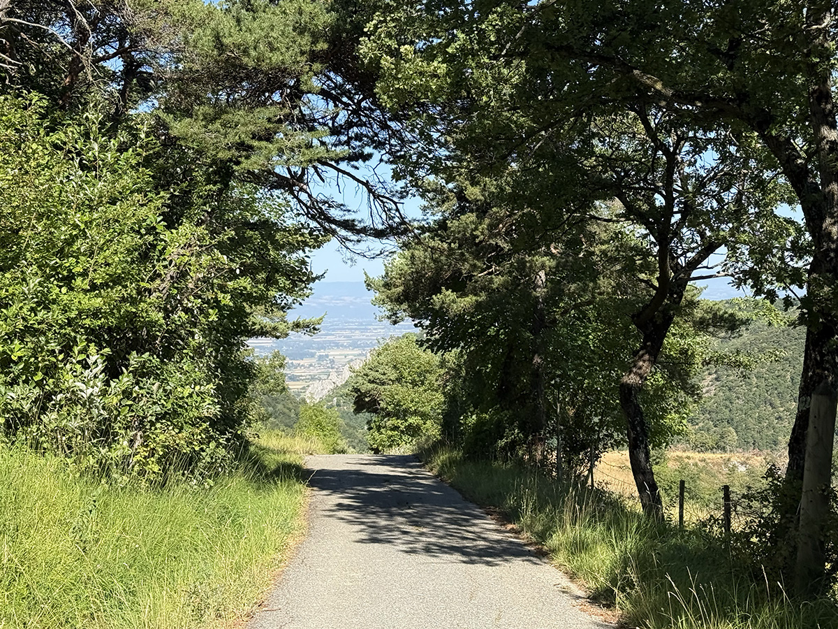 Hardlooprondje met uitzicht op het dal in de Drôme
