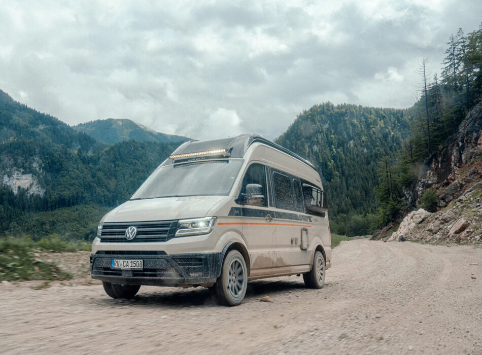 Exterieur van de buscamper Carado CV595 X-Edition