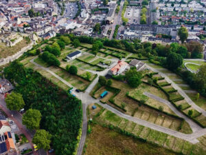 Molecaten campings en vakantieparken neemt Stadsresort Valkenburg over en opent er een camping. Nu is het terrein nog leeg.