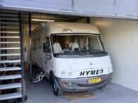 Hymer camper in de stalling